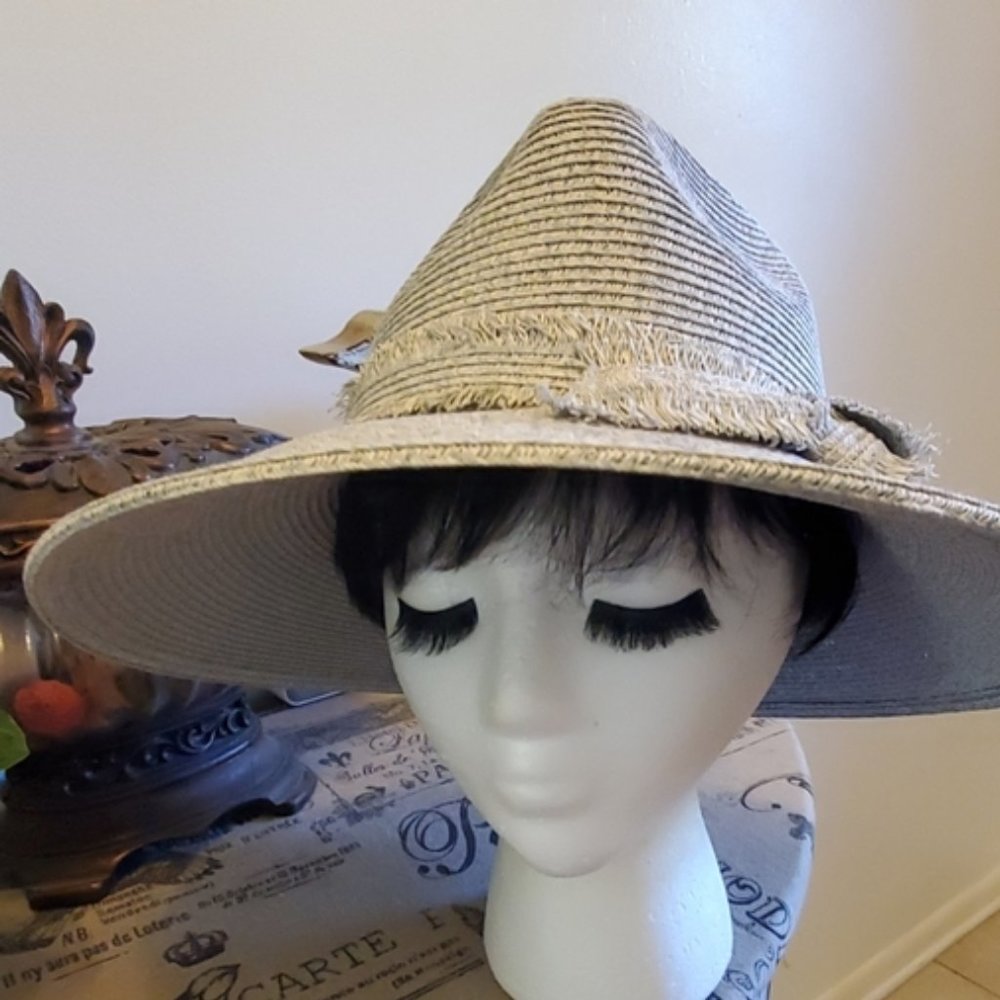 SOMETHING SPECIAL Gray Fedora